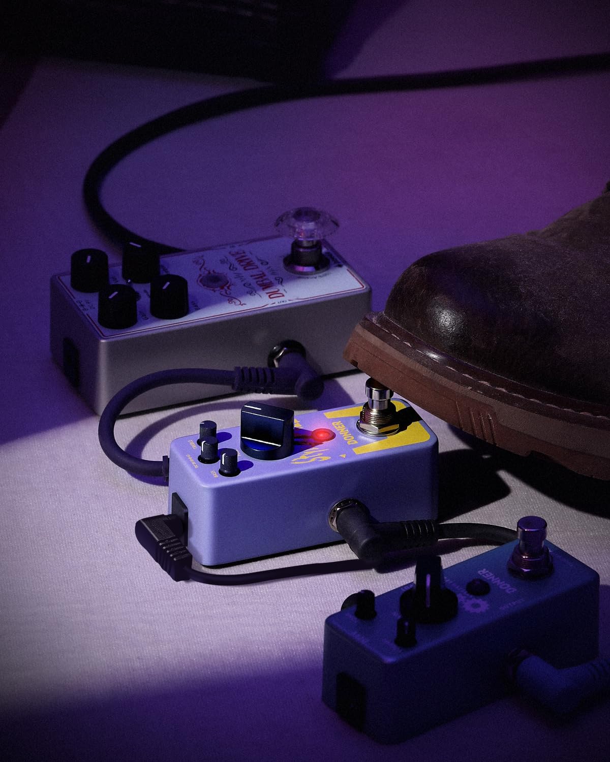 Donner Stylish Fuzz Effect Pedal: Fuzz Pedal đơn giản, dễ sử dụng cho mọi người chơi guitar