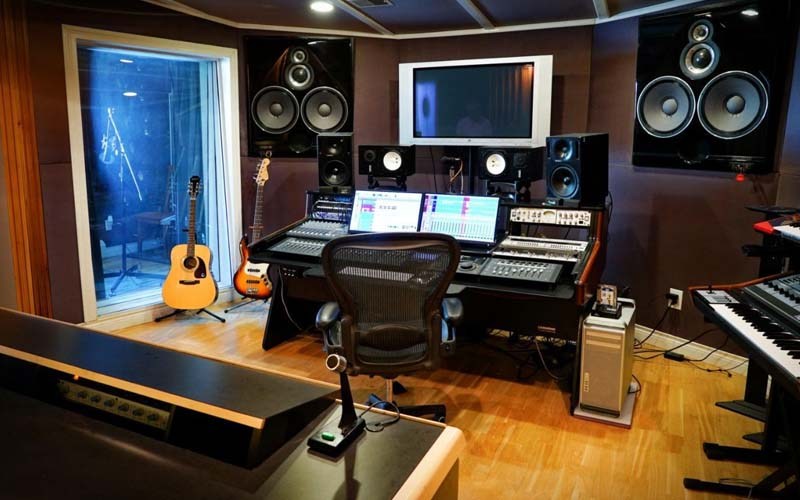 Phòng thu âm chuyên nghiệp giúp đoạn video quảng cáo chạm tới cảm xúc khán giả