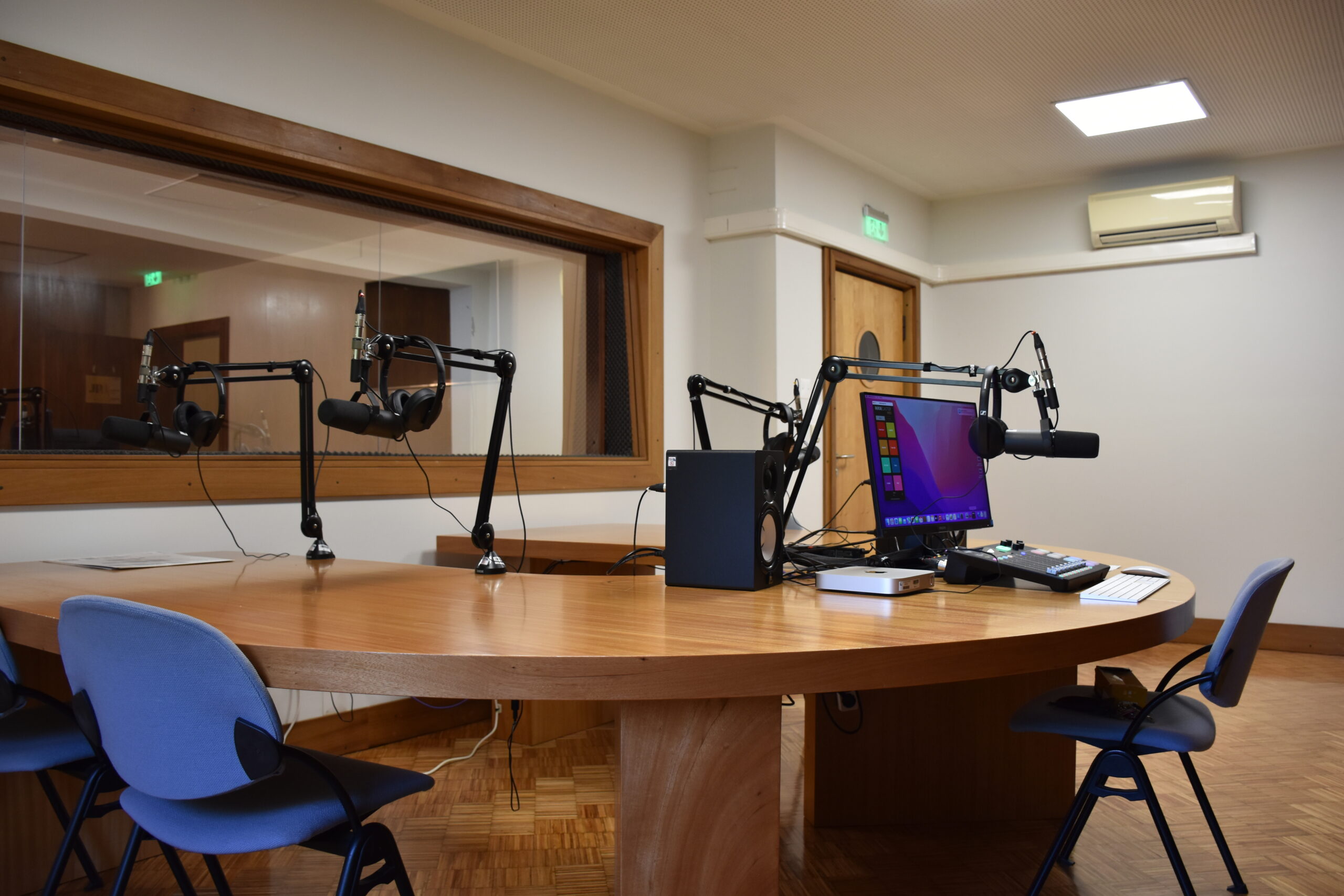 Hướng Dẫn Chọn Microphone Cho Streamer Và Podcaster Mới Bắt Đầu